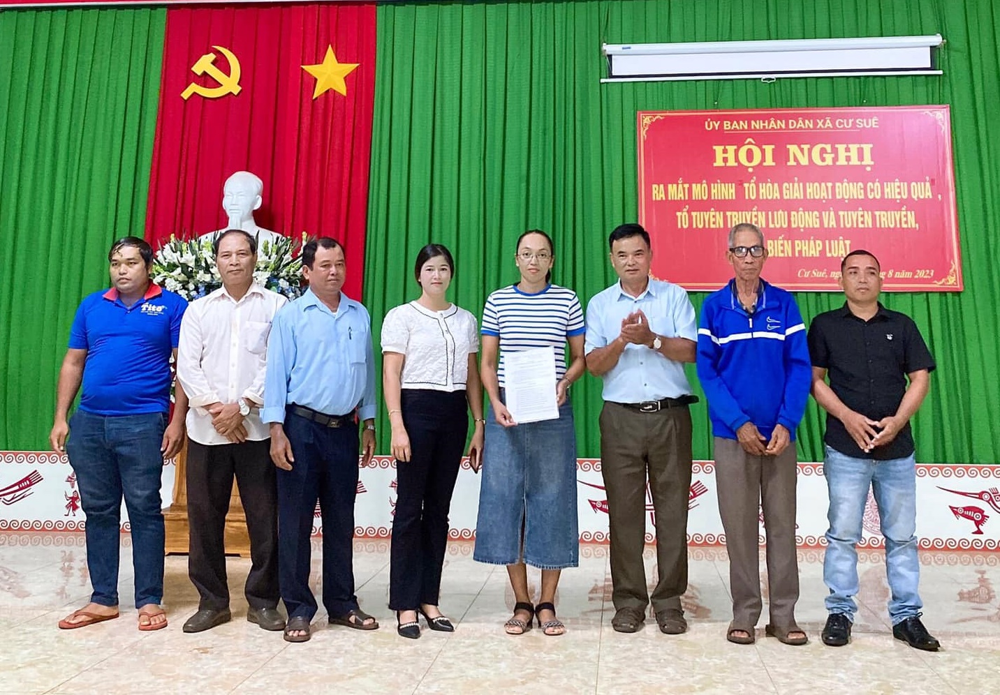 Xã Cư Suê ra mắt mô hình tổ hòa giải hoạt động có hiệu quả, tổ tuyên truyền lưu động và tuyên truyền phổ biến pháp luật