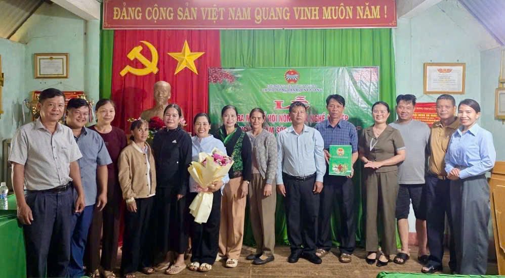 RA MẮT TỔ HỘI NGHỀ NGHIỆP TRỒNG CÂY CÀ PHÊ, SẦU RIÊNG TẠI BUÔN EA SANG