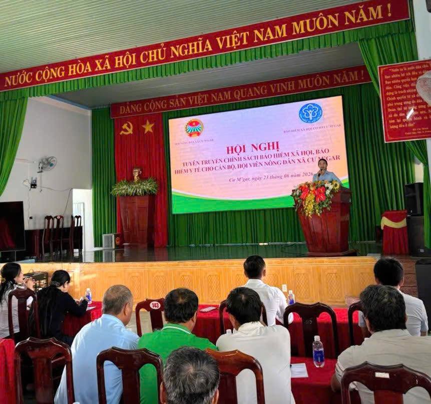ĐƯA CHÍNH SÁCH BHXH, BHYT ĐẾN GẦN HƠN VỚI NGƯỜI NÔNG DÂN