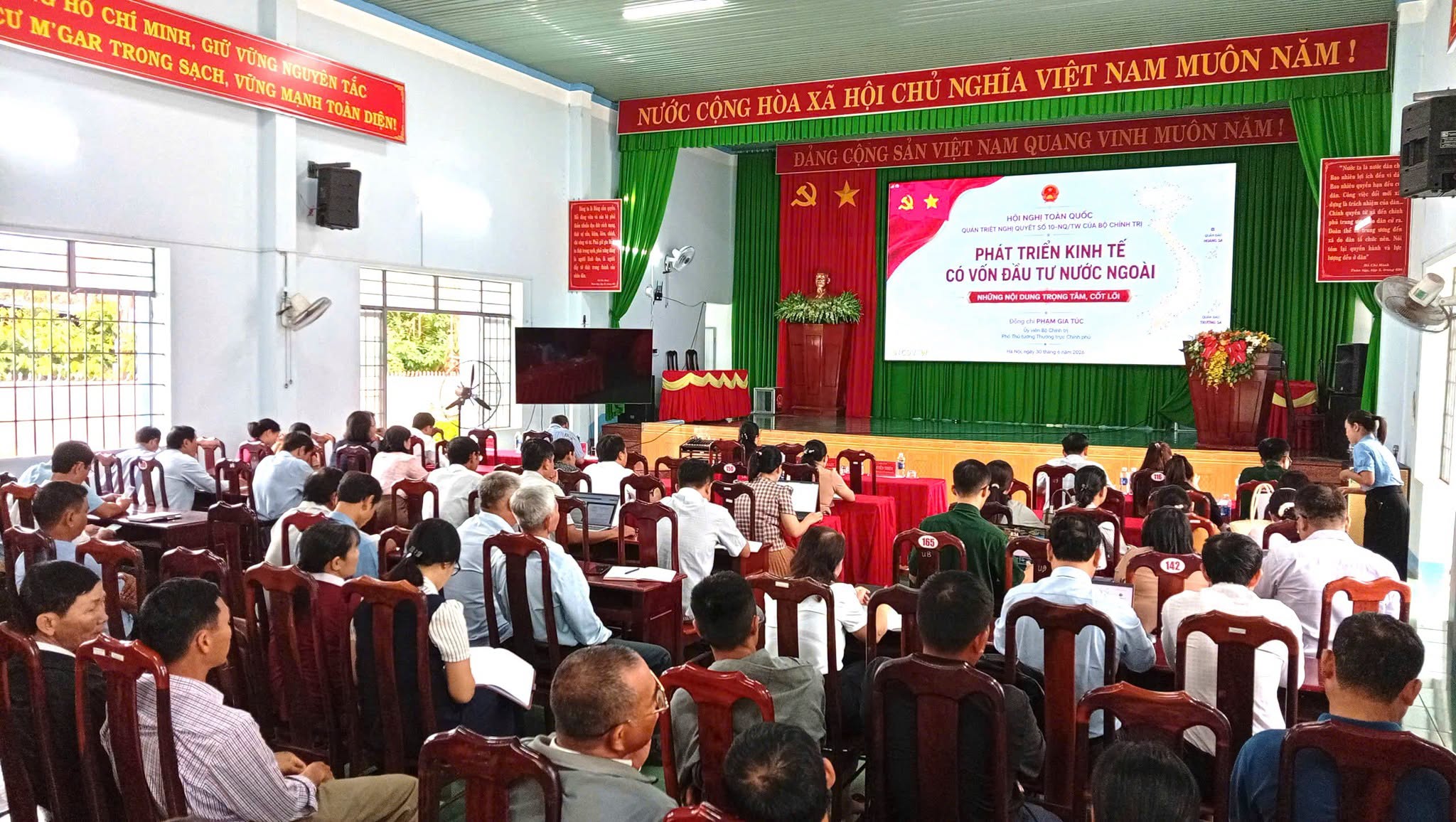HỘI NGHỊ TOÀN QUỐC TRIỂN KHAI NGHỊ QUYẾT SỐ 10-NQ/TW VỀ PHÁT TRIỂN KINH TẾ CÓ VỐN ĐẦU TƯ NƯỚC NGOÀI