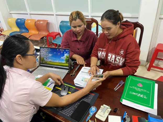 Phòng giao dịch ngân hàng chính sách xã hội Cư M’gar tiếp tục đẩy mạnh Chuyển đổi số - Hướng dẫn mở tài khoản tiền gửi trực tuyến qua ứng dụng VBSP Smartbanking