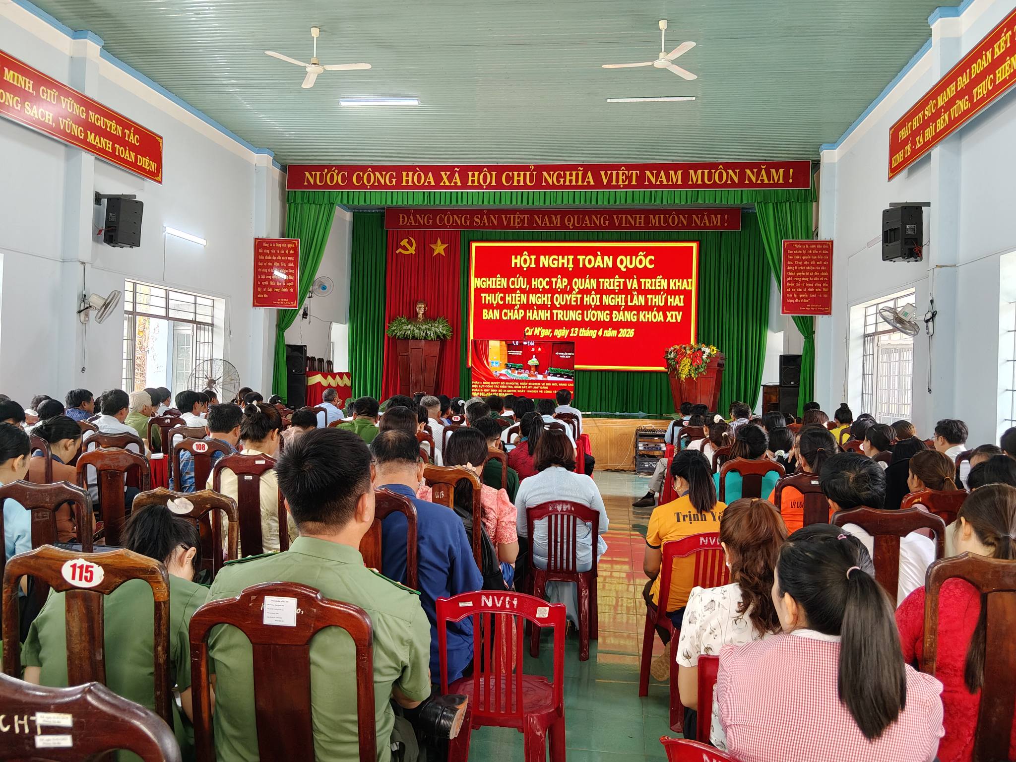 HỘI NGHỊ TOÀN QUỐC NGHIÊN CỨU, HỌC TẬP, QUÁN TRIỆT VÀ TRIỂN KHAI THỰC HIỆN NGHỊ QUYẾT HỘI NGHỊ LẦN THỨ HAI BAN CHẤP HÀNH TRUNG ƯƠNG ĐẢNG KHÓA XIV