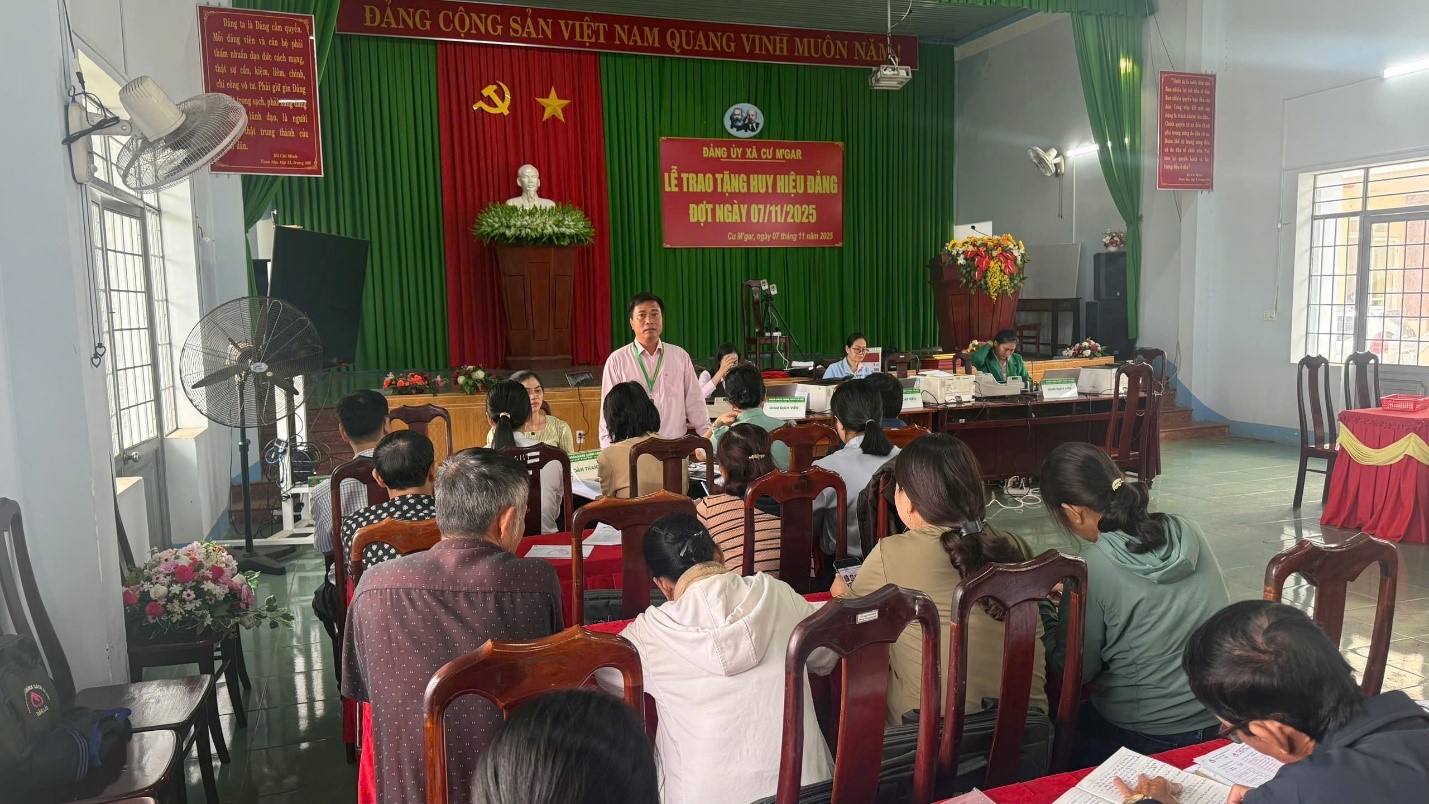 Ngân hàng Chính sách xã hội Cư M’gar triển khai cho vay các chương trình tín dụng chính sách 10 tháng đầu năm 2025